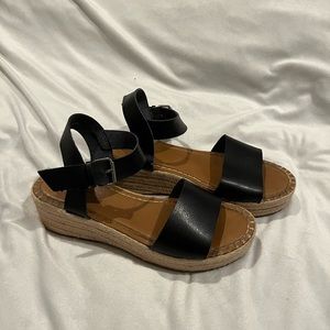 Platform sandals